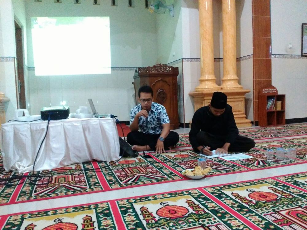 Penyampaian materi pada acara I'TIKAF RAMADHAN PC IMM KARANGANYAR di Masjid Abu Nasir2 